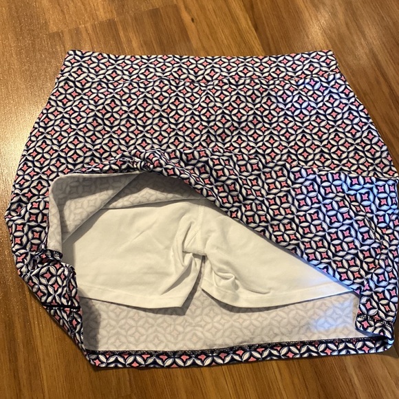 EVERYDAY YOGA SKORT - MEDALLION - Picture 7 of 8